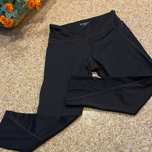 Tek Gear DryTek Cropped Leggings Women’s Size Small - Picture 1 of 16